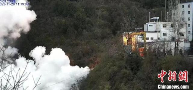 中国首台大推力重复使用液氧煤油主发动机试车成功